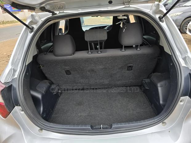 Toyota Vitz 2018 Silver