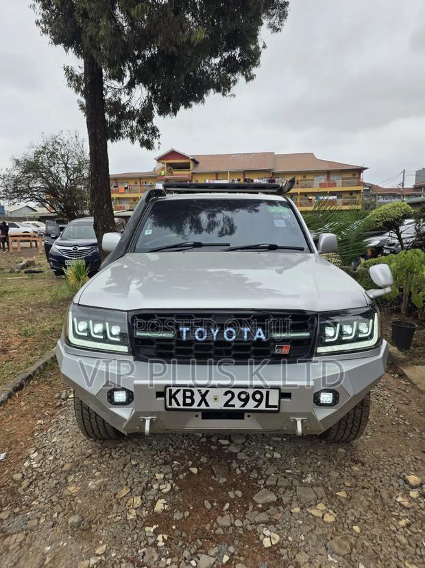 Toyota Land Cruiser 100 4.7 Executive 2006 Silver