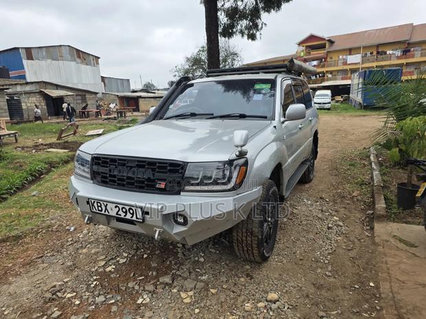Toyota Land Cruiser 100 4.7 Executive 2006 Silver