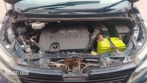 Toyota Noah 2.0 AWD (8 Seater) 2015 Black