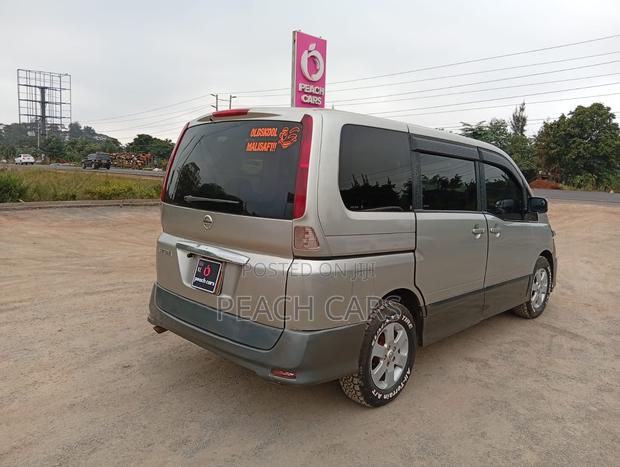 Nissan Serena 2007 Silver