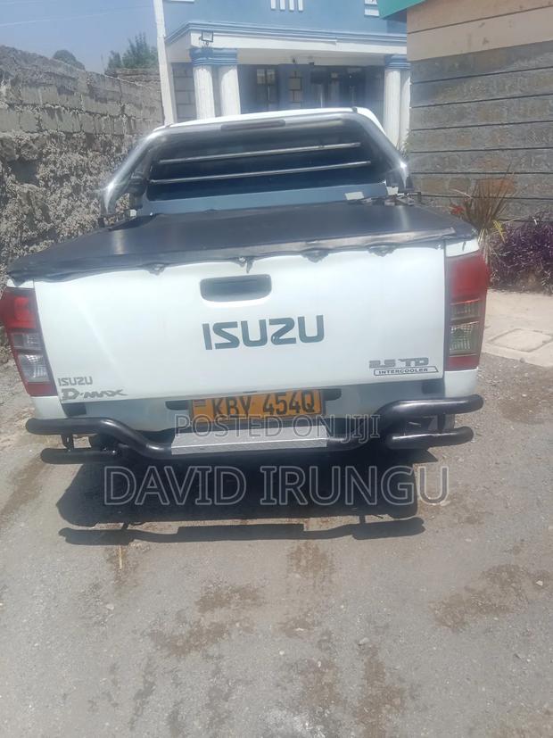 Isuzu D-MAX 2014 Black