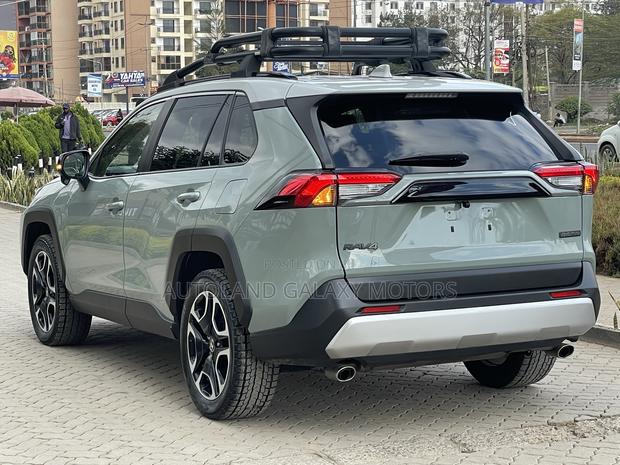 Toyota RAV4 2019 Green
