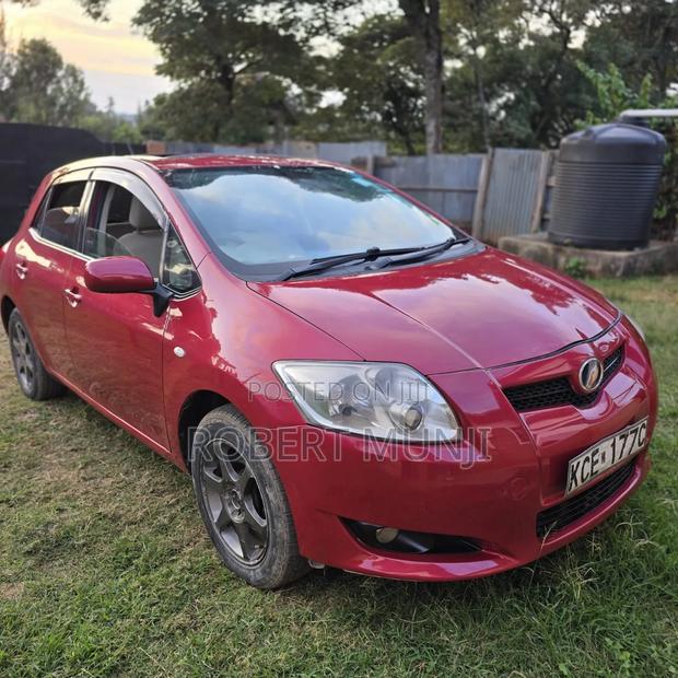 Toyota Auris 2008 Red