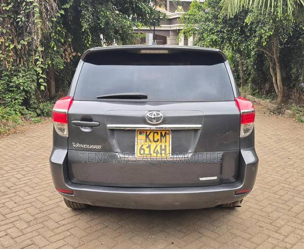Toyota Vanguard 2010 Gray