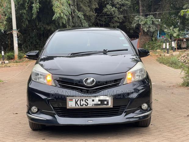 Toyota Vitz 1.3 FWD 3dr 2011 Black