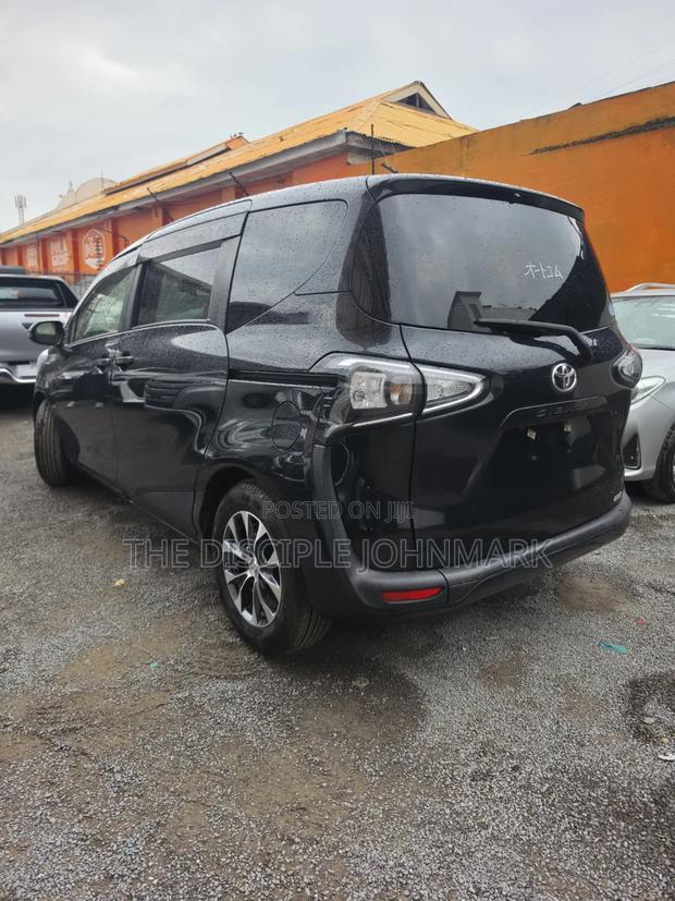 Toyota Sienta 2019 Black