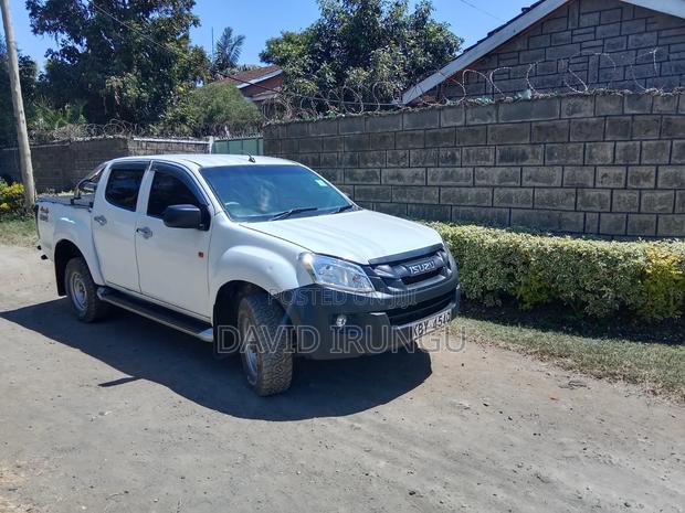 Isuzu D-MAX 2014 Black