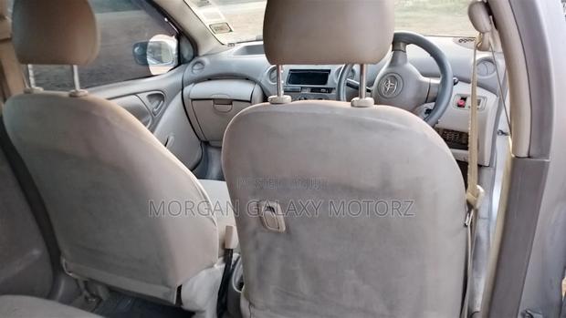 Toyota Platz 2004 Silver