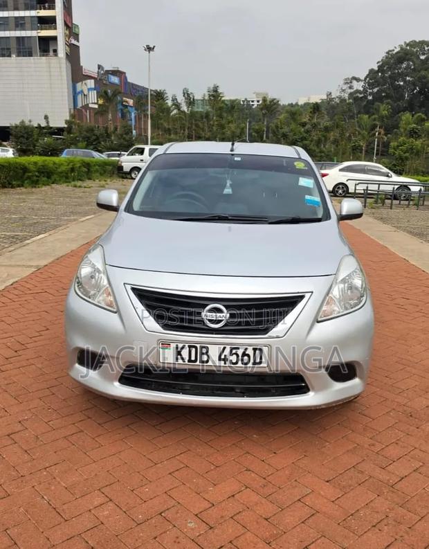 Nissan Latio 2014 Silver