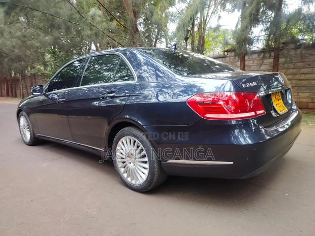 Mercedes-Benz E250 SV Premium 2014 Blue