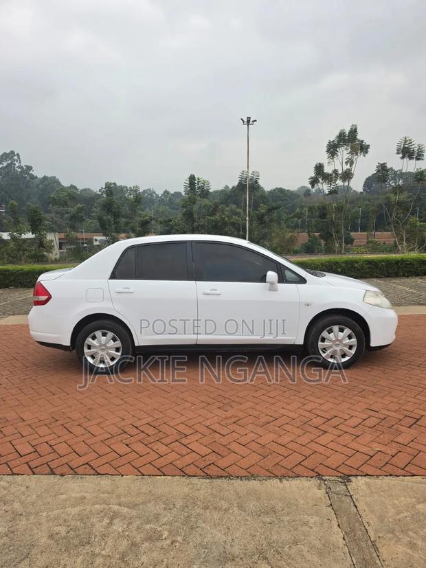 Nissan Tiida 2011 White