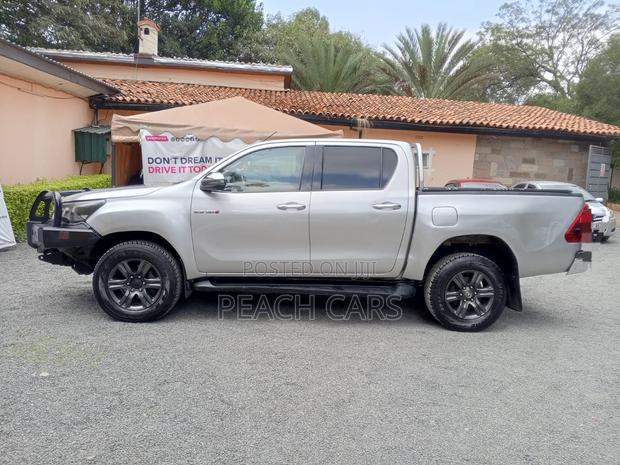 Toyota Hilux 2021 Silver