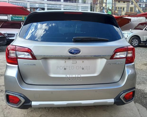 Subaru Outback 2018 Silver