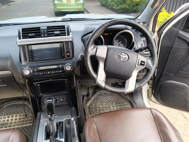 Toyota Land Cruiser Prado 2017 White