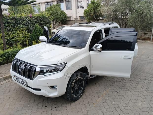 Toyota Land Cruiser Prado 2017 White