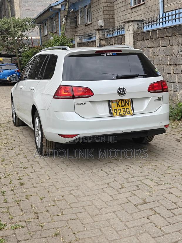 Volkswagen Golf 2016 White