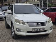 Toyota Vanguard 2012 White for sale