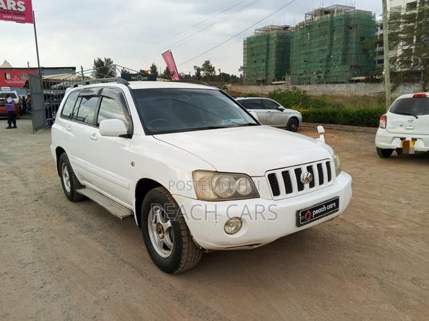 Toyota Kluger 2002 White
