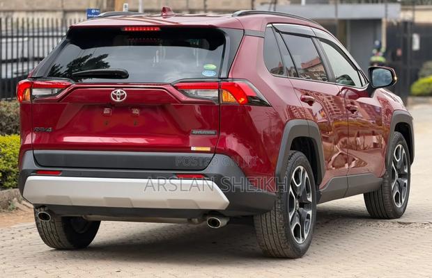Toyota RAV4 2019 Red