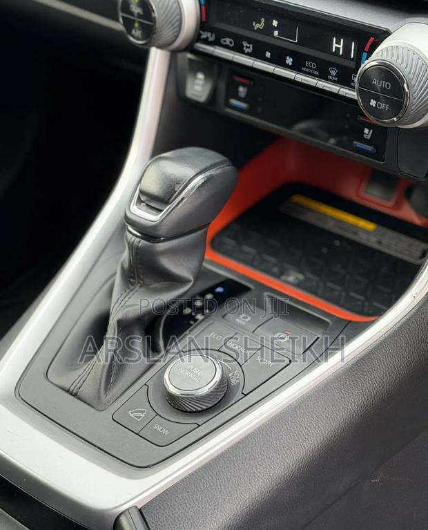 Toyota RAV4 2019 Red