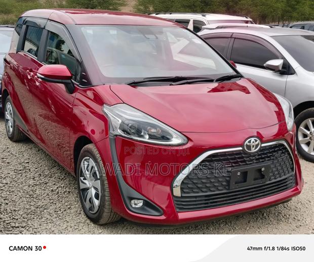 Toyota Sienta 2019 Red