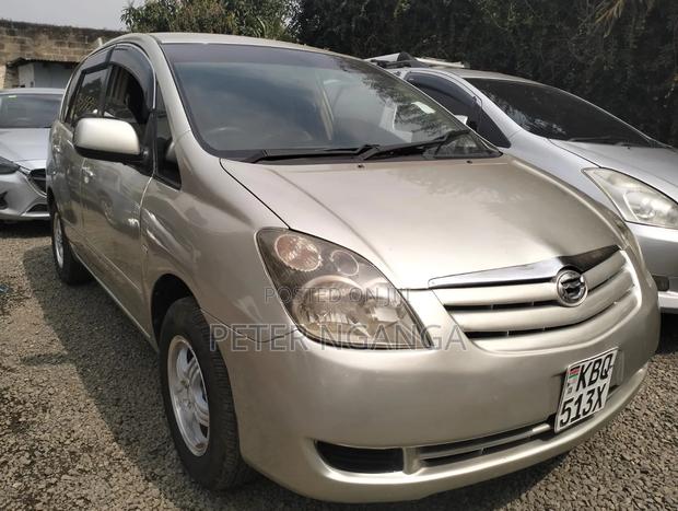 Toyota Corolla Spacio 2006 Gold