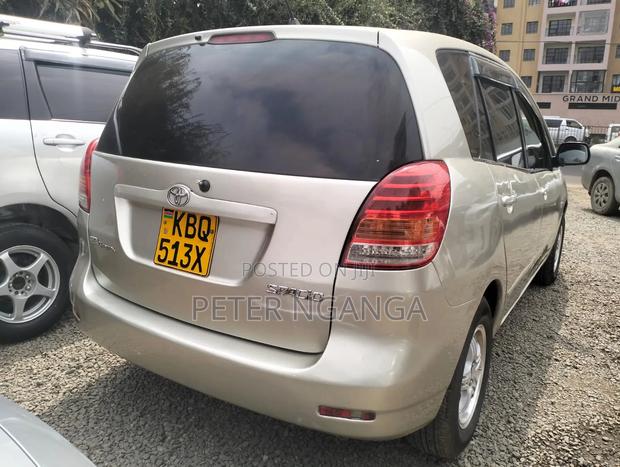 Toyota Corolla Spacio 2006 Gold