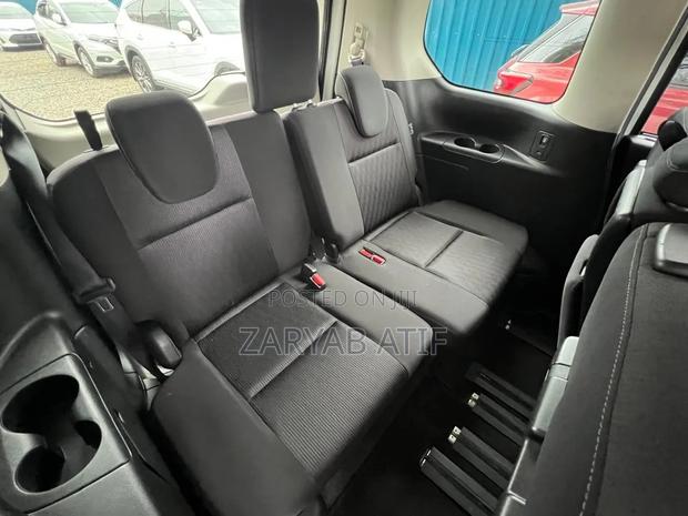 Nissan Serena 2019 White