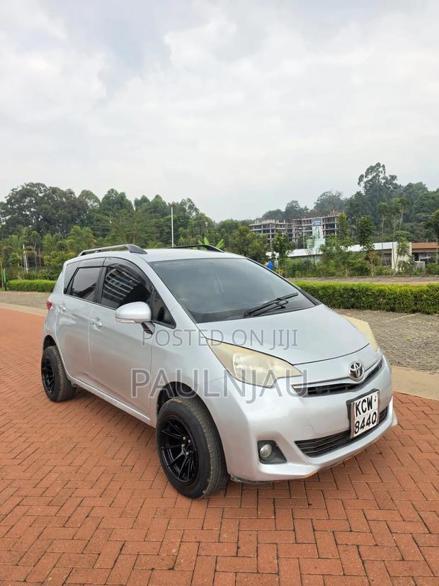 Toyota Ractis 2013