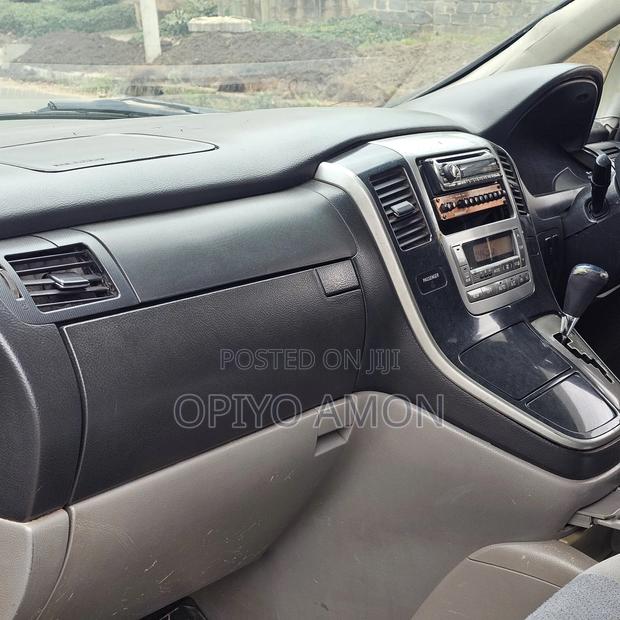 Toyota Alphard 2005 Silver