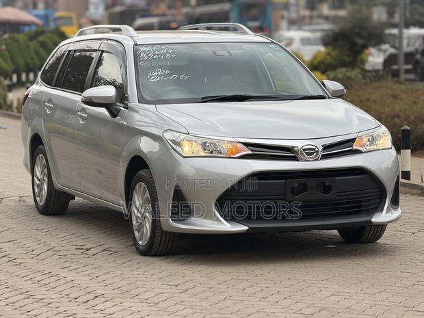 Toyota Corolla Fielder 1.5 Petrol FWD 2019 Silver