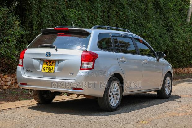 Toyota Corolla Fielder 2012 Silver