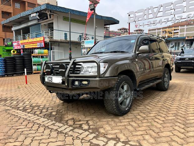 Toyota Land Cruiser 100 4.2 2006 Green