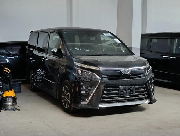 Toyota Voxy 2019 Matt Black