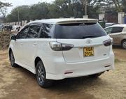 Toyota Wish 2014 White for sale