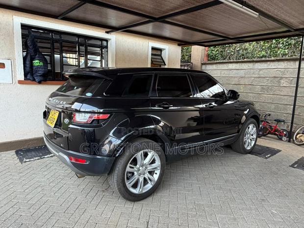 Land Rover Range Rover Evoque HSE 5dr 4x4 (2.0L 4cyl 9A) 2016 Black