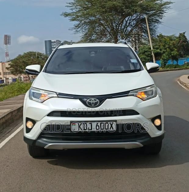 Toyota RAV4 2015 White