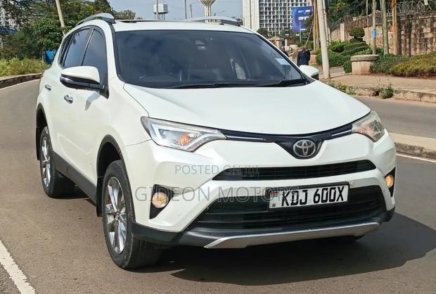 Toyota RAV4 2015 White