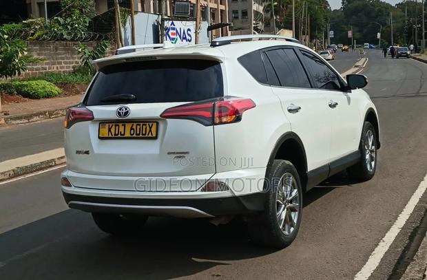 Toyota RAV4 2015 White