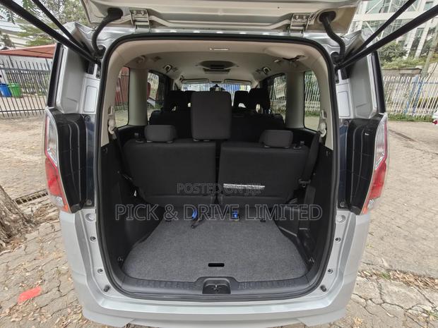 Nissan Serena 2019 Silver