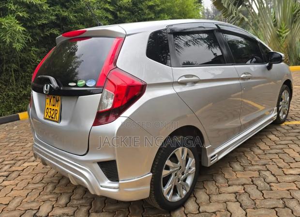 Honda Fit 2016 Silver