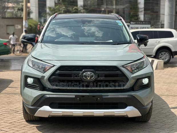 Toyota RAV4 2019 Green