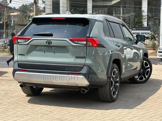 Toyota RAV4 2019 Green