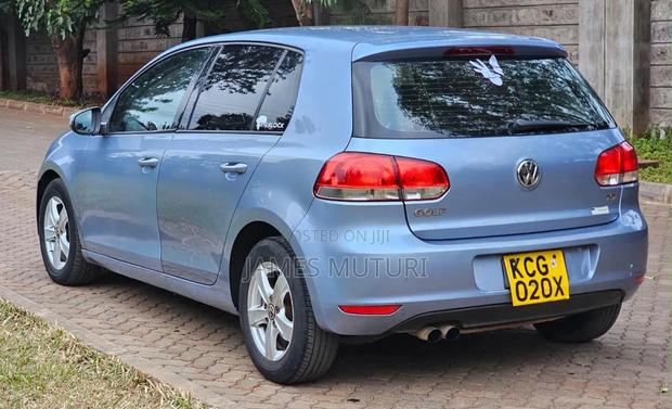 Volkswagen Golf 2010 Blue