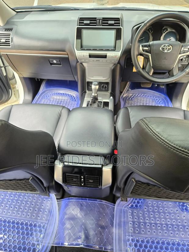 Toyota Land Cruiser Prado 2018 Pearl