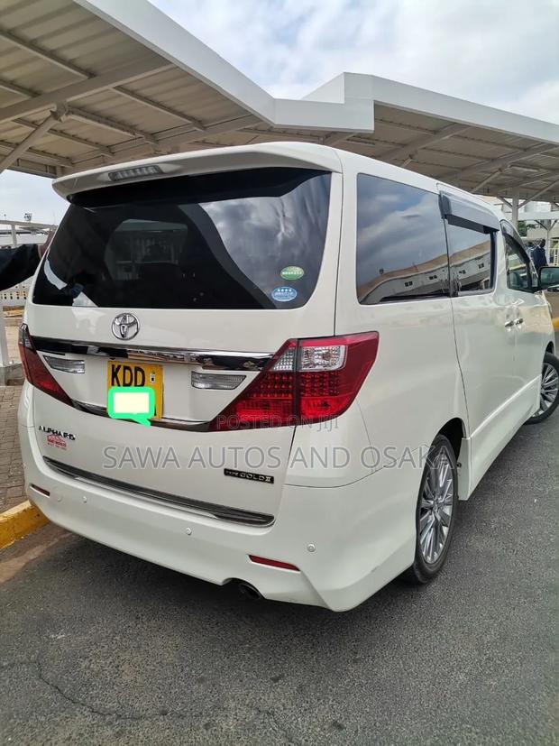 Toyota Alphard 2014 White