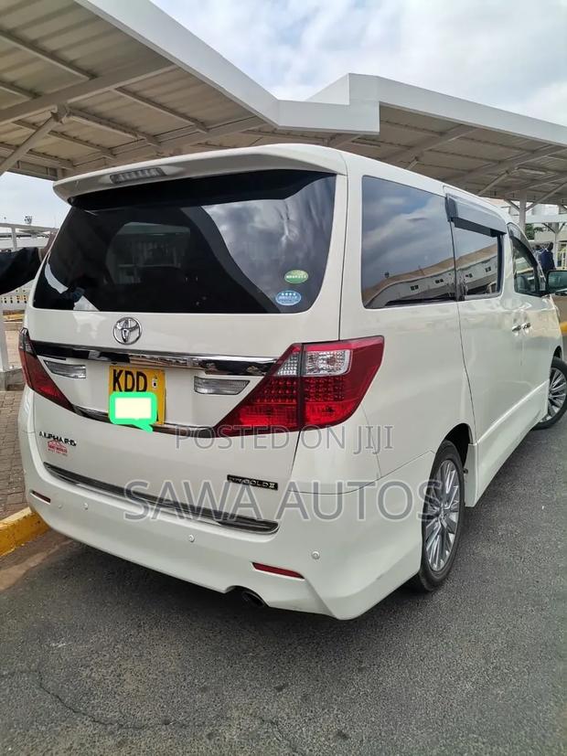 Toyota Alphard 2014 White
