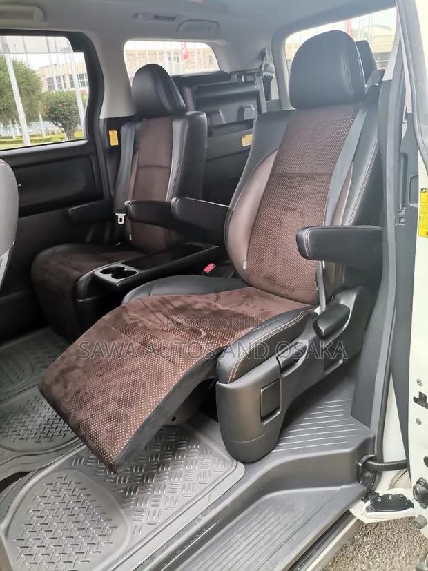 Toyota Alphard 2014 White