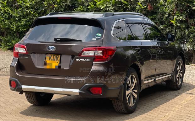 Subaru Outback 2.5i AWD 2017 Brown